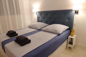 Posteľ alebo postele v izbe v ubytovaní TOPLAGE Marbella Neubau Luxus-Apartment, Strand und Altstadt in Minuten zu Fuss + 37 fotografií