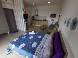 Η κουζίνα ή μικρή κουζίνα στο The Clover Studio Evo SOHO Bangi with WIFI+NETFLIX