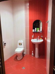 Phòng tắm tại Gurami Guest House 1