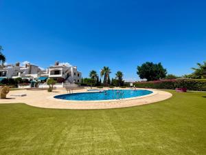 Bazén v ubytovaní Casa Beth Villamartin 2 Bedroom/ 2 Bathroom with Pool alebo v jeho blízkosti