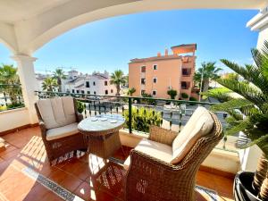 Balkón alebo terasa v ubytovaní Casa Beth Villamartin 2 Bedroom/ 2 Bathroom with Pool
