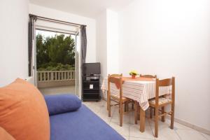Fotografia z galérie ubytovania Apartments and rooms by the sea Brela, Makarska - 6056 v destinácii Brela
