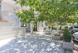 Fotografia z galérie ubytovania Apartments and rooms by the sea Brela, Makarska - 6056 v destinácii Brela