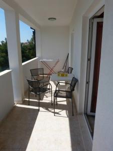 Balkón nebo terasa v ubytování Apartments by the sea Sevid, Trogir - 6024