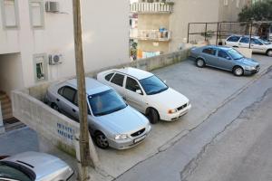 Fotografia z galérie ubytovania Apartments with parking spaces Omis - 5988 v Omise