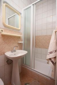 Fotografie z fotogalerie ubytování Apartments by the sea Sukosan, Zadar - 6176 v destinaci Sukošan