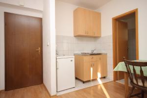 Fotografia z galérie ubytovania Apartments with a parking space Dugi Rat, Omis - 7481 v Dugi Rat