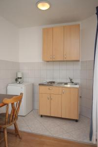 Fotografia z galérie ubytovania Apartments with a parking space Dugi Rat, Omis - 7481 v Dugi Rat