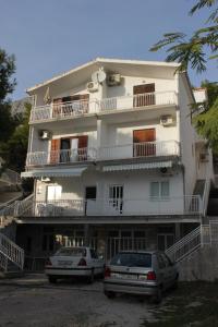 Fotografia z galérie ubytovania Apartments with a parking space Medici, Omis - 7483 v Mimiciach