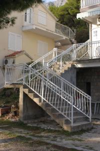 Fotografia z galérie ubytovania Apartments with a parking space Medici, Omis - 7483 v Mimiciach