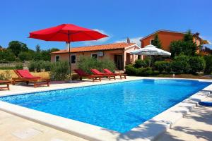 Fotografia z galérie ubytovania Family friendly house with a swimming pool Orihi, Central Istria - Sredisnja Istra - 7492 v destinácii Barban