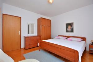 Posteľ alebo postele v izbe v ubytovaní Apartment Pisak 7521c