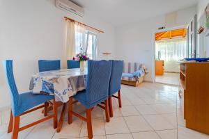 Posedenie v ubytovaní Apartments by the sea Razanj, Rogoznica - 7485 + 13 fotografií