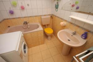 Fotografie z fotogalerie ubytování Apartments with WiFi Split - 7595 ve Splitu