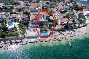 Fotografia z galérie ubytovania Family friendly apartments with a swimming pool Razanj, Rogoznica - 7606 v Ražanji