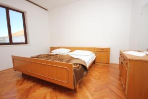 Fotografia z galérie ubytovania Family friendly apartments with a swimming pool Razanj, Rogoznica - 7606 v Ražanji