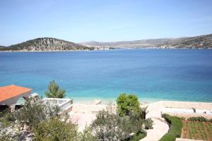 Fotografia z galérie ubytovania Family friendly apartments with a swimming pool Razanj, Rogoznica - 7606 v Ražanji