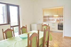 Fotografia z galérie ubytovania Family friendly apartments with a swimming pool Razanj, Rogoznica - 7606 v Ražanji