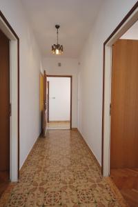 Fotografia z galérie ubytovania Family friendly apartments with a swimming pool Razanj, Rogoznica - 7606 v Ražanji