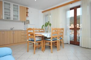 Kuchyň nebo kuchyňský kout v ubytování Apartments by the sea Brna, Korcula - 7553 + 20 fotografií