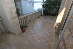 Galeriebild der Unterkunft Apartments by the sea Slatine, Ciovo - 7512 in Slatine