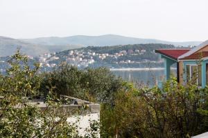 Fotografia z galérie ubytovania Apartments by the sea Okrug Gornji, Ciovo - 6078 v Trogiri