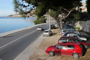 Fotografia z galérie ubytovania Apartments by the sea Omis - 6003 v Omise + 17 fotografií