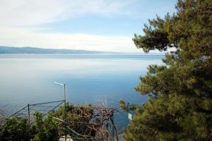 Fotografia z galérie ubytovania Apartments by the sea Omis - 6003 v Omise