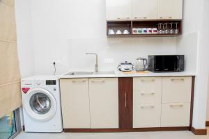 Dapur atau dapur kecil di ARON'S Lavinia RUBY
