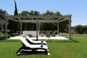A garden outside Stolidi Mou Treehouse