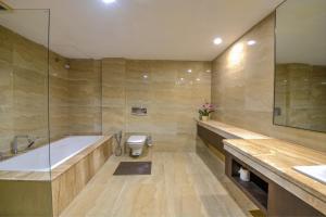 Ein Badezimmer in der Unterkunft Silver Sand Sentinel