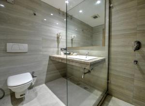 Ein Badezimmer in der Unterkunft Silver Sand Sentinel