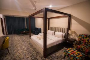 Tibet Hotel客房内的一张或多张床位