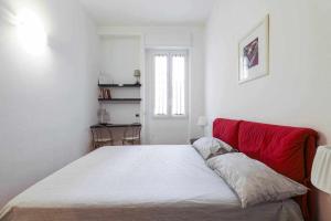 Posteľ alebo postele v izbe v ubytovaní SV18C Charming modern flat S Ambrogio
