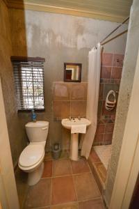 Een badkamer bij La Rochelle Guesthouse