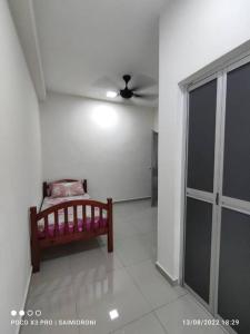 Lova arba lovos apgyvendinimo įstaigoje Sehmi's Homestay, Pagoh, Muar