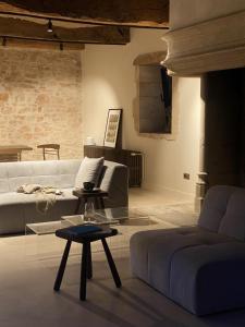 Ruang duduk di Le Clos des Ursulines // Maison seigneuriale du XVIe siècle