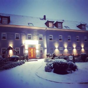 Logis L Auberge Gutshof v zimě