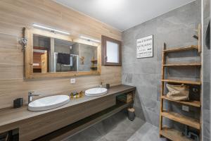 Kúpeľňa v ubytovaní Quintessence Apt A301 - BO Immobilier - Châtel Multipass 2025 Été offert par votre hôte
