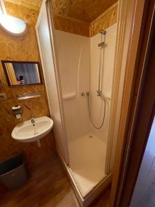 Ein Badezimmer in der Unterkunft Chata Lucka