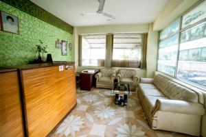Hotel Peace Stupa休息區