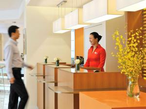 Staf di ibis Rotherham East – (M18 / M1)