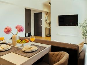 Superb City View - Bright & Stylish - 2BR