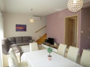 Posedenie v ubytovaní Holiday Home Silvija by Interhome