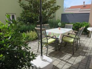 Vonkajšia záhrada v ubytovaní Holiday Home Silvija by Interhome