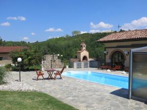 Πισίνα στο ή κοντά στο Holiday Home Cascinotta by Interhome