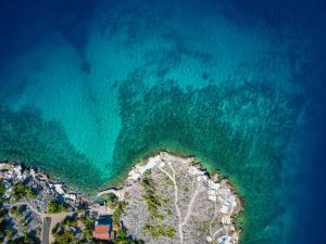 an aerial view of the ocean and a beach at Apartment Daniel - KBG404 by Interhome in Pandžinac