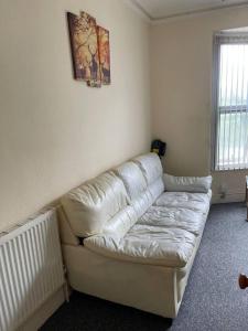 1 Bedroom Flat - Aylestone Road Leicester休息區