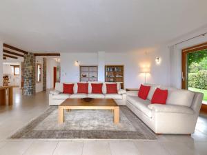 Posedenie v ubytovaní Villa Remington by Interhome