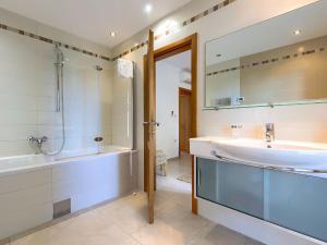 Kúpeľňa v ubytovaní Villa Remington by Interhome